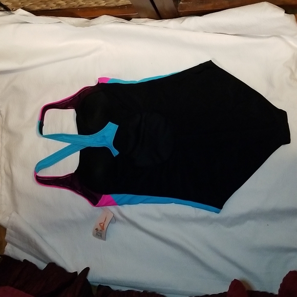 NWT ATHLETIC RACER BACK LINED MOLDED CUPS SWIM  UPF 50 RACER BACK SIZE MED - Picture 3 of 9